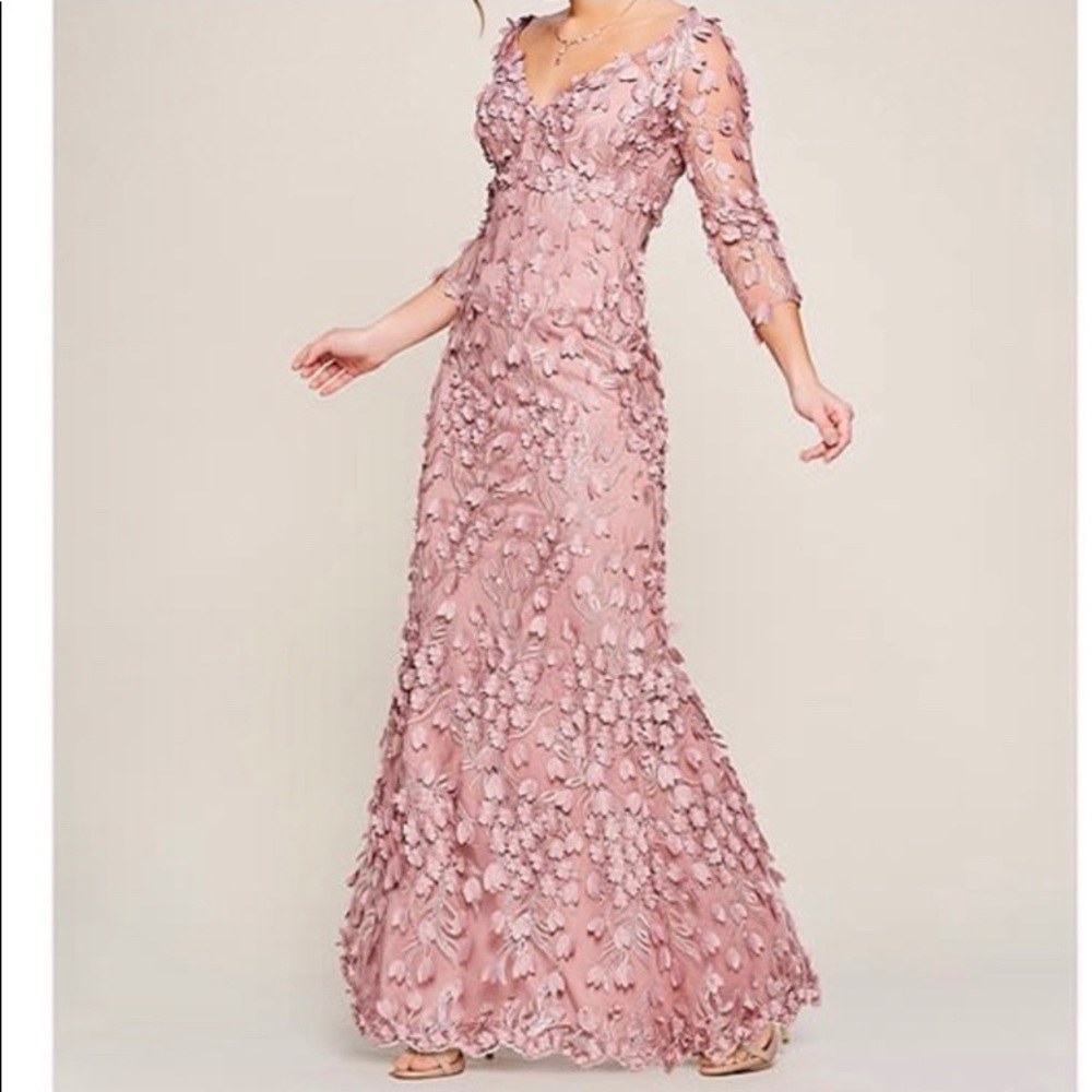 Carmen Marc Valvo Infusion Florette Gown Size 6